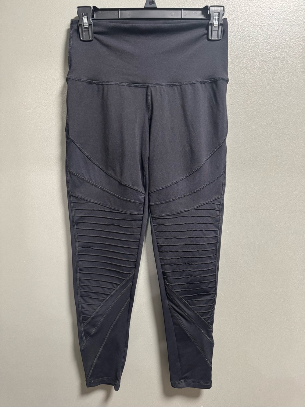 AERIE Women’s Chill Play Move Black High-Rise Leggings size M